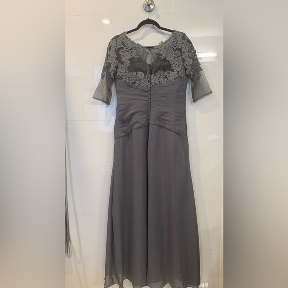 New Gray Floral Appliqué Evening Gown - Picture 4 of 6